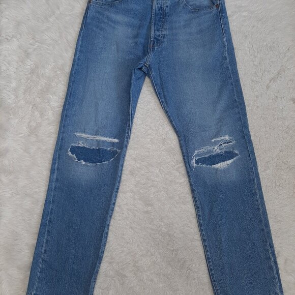 Levi's 501 Man's Blue Straight Legs Fly Buttons Distressed W33/L32 Denim Jeans - Picture 3 of 12
